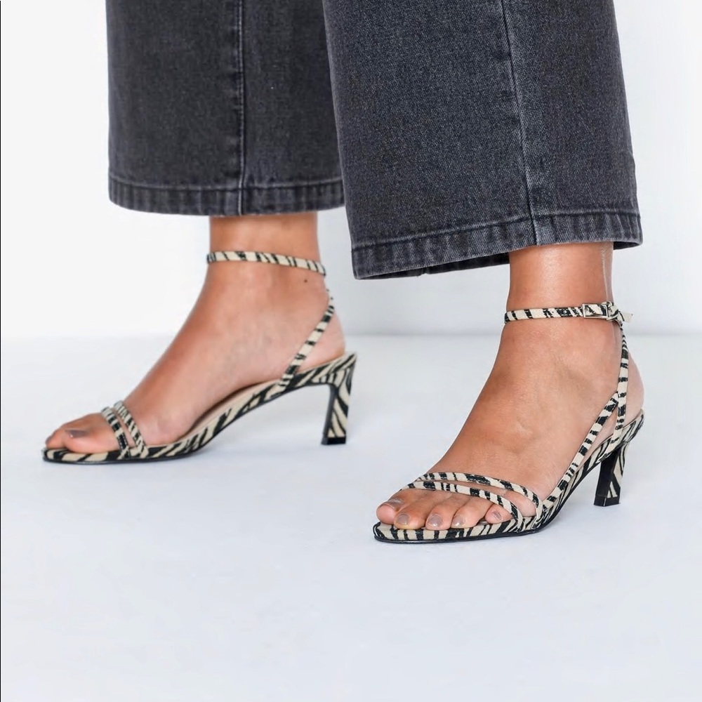 Tiger Striped Kitten Heel Sandals 7.5 Euro 38